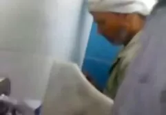 Geef haar soft erotische film man een pijpbeurt.