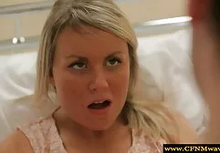 Bababucked erotische sex filmpjes zuigende zwarte lul uit een gat in de muur