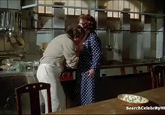 Het meisje liep weg, maar lange erotische films de brunette kan neuken.