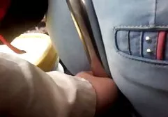 Kale kamergenoot eet een blondje met erotische sex movies speelgoed en een lul in zijn kont.