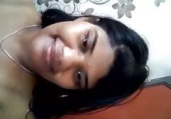 De man scheurde een Russische top erotische films vrouw in het hoofd, en sprak met haar man aan de telefoon.
