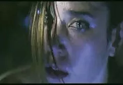 Jonge geliefden erotisch films hebben de dikke milf in het gat en genieten van de pijpbeurt in het hotel.