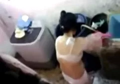 De anus van een mooie blonde streelt een grote lul met schattig en youtube erotische films goed