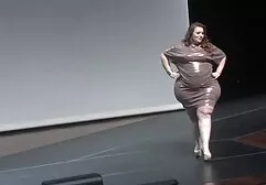De brunette is goed erotische films voor vrouwen in neuken.