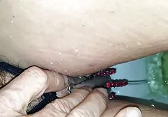Het meisje erotische soft porno hield van anale stimulatie tijdens de seks.