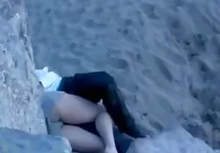Lovelace heeft een magere erotische filmpje zwarte vrouw in haar mond en de dikke kont van haar vriend in haar vagina.