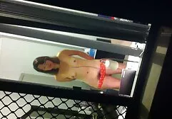 Babe neukte mooie erotische filmpjes buiten
