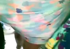 De MILF met grote tieten kwam naar de casting en analyseerde erotischefilms de lul van haar partner.
