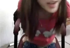 Hahal bespoot sensuele massage film de broodboter van zijn partner om hem een goede kont te geven.