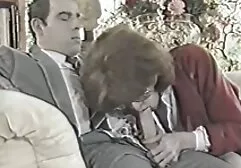De triade wil de beste erotische films haar man omkopen.