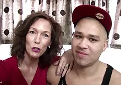 Roze films erotiek clit meiden vallen op een leuke jongen.