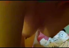 De huishoudster erotischemassagefilm zat bovenop de eigenaren eldak en kwam naar de pubis.