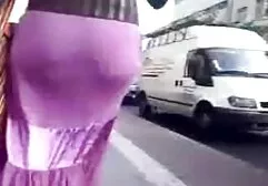 Huidskleur in visnetten roken tijdens tiroler erotische films vaginale seks